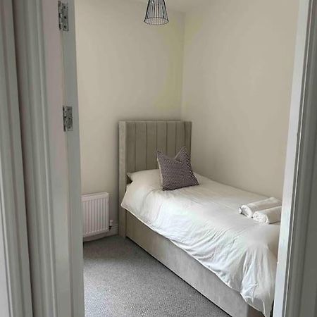Modern Apartment, 1Km From City! Newcastle upon Tyne Bagian luar foto