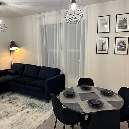 Modern Apartment, 1Km From City! Newcastle upon Tyne Bagian luar foto