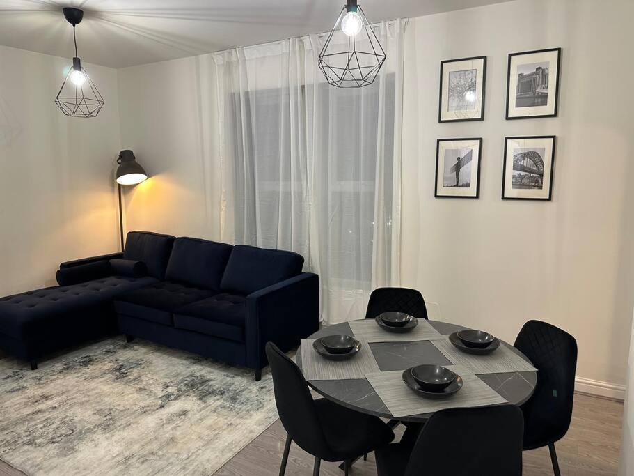 Modern Apartment, 1Km From City! Newcastle upon Tyne Bagian luar foto